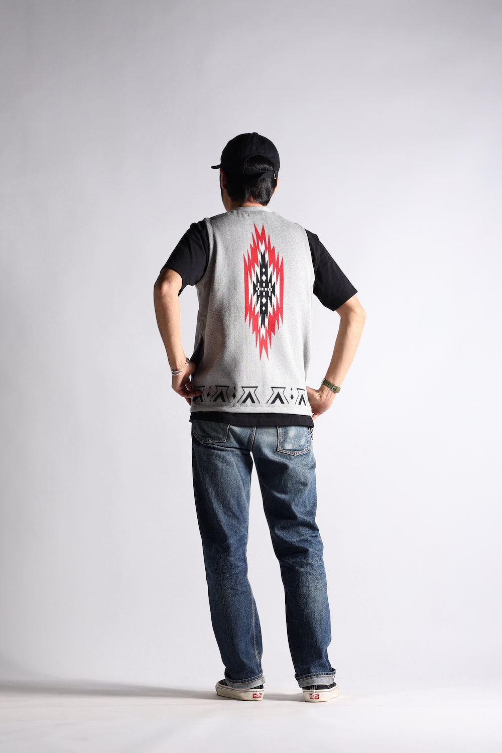 NGT NATIVE VEST GRY