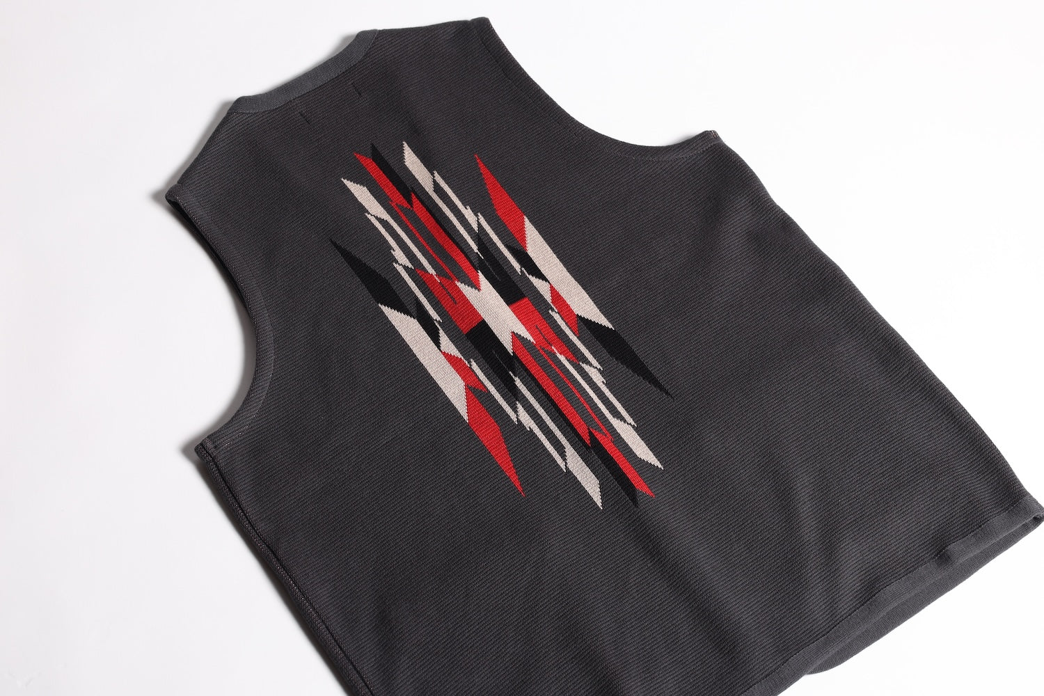 NGT NATIVE VEST CHARCOAL