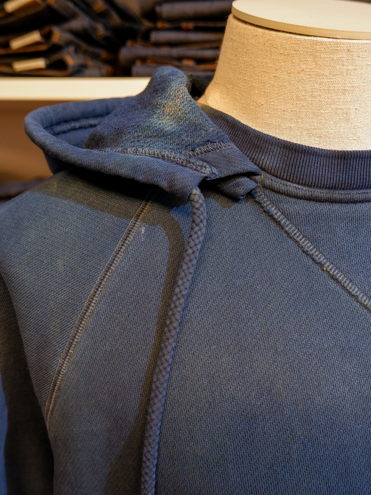 FLEURS DE BAGNE × the LowDown x Blaudruck Koo´ Boxing Hooded Sweatshirt 3/4 Sleeves „BASIC VINTAGE“ – Indigo Overdye