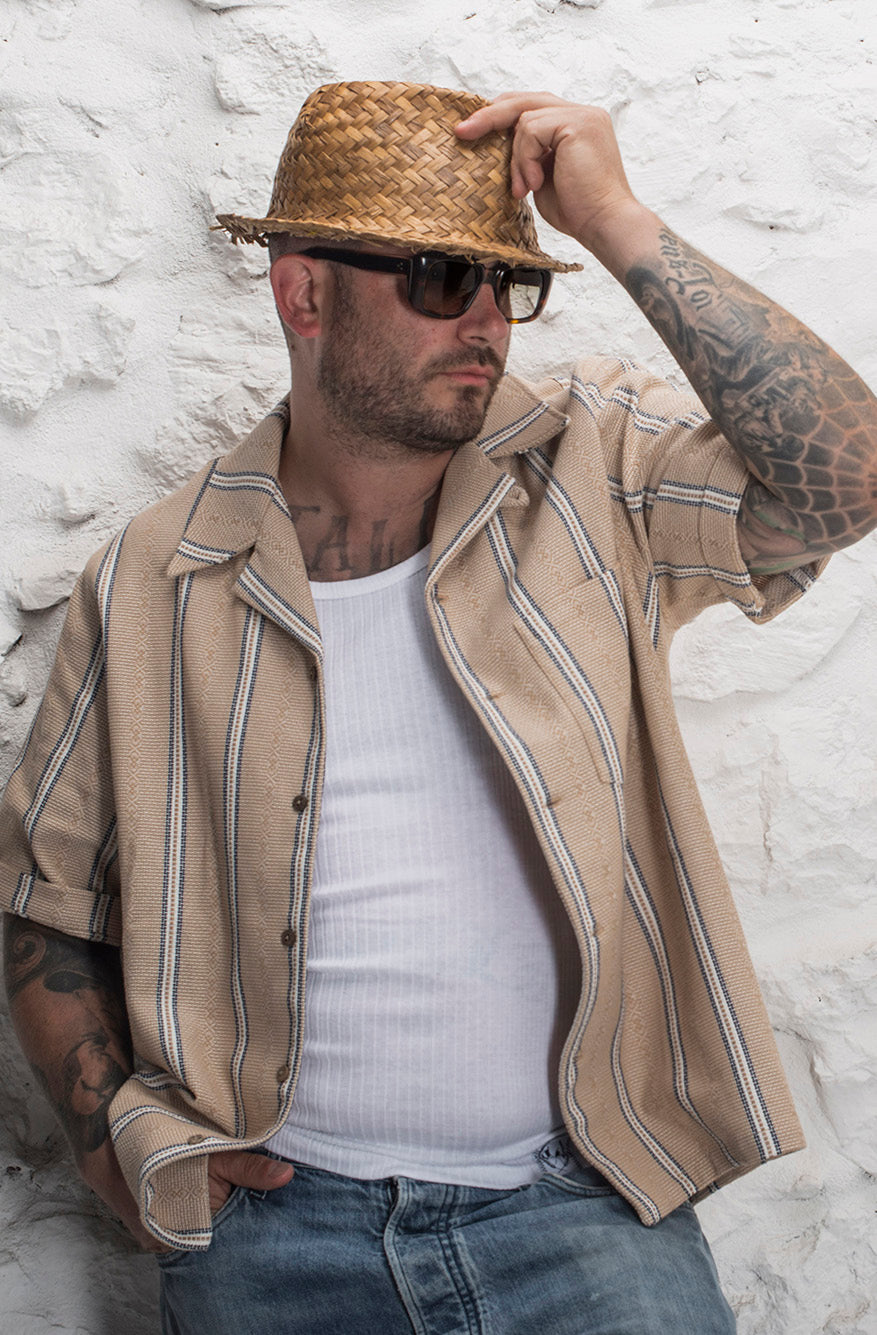 „AZTEQUE SAND“ – Retro Kurzarmhemd im Jacquard-Stil