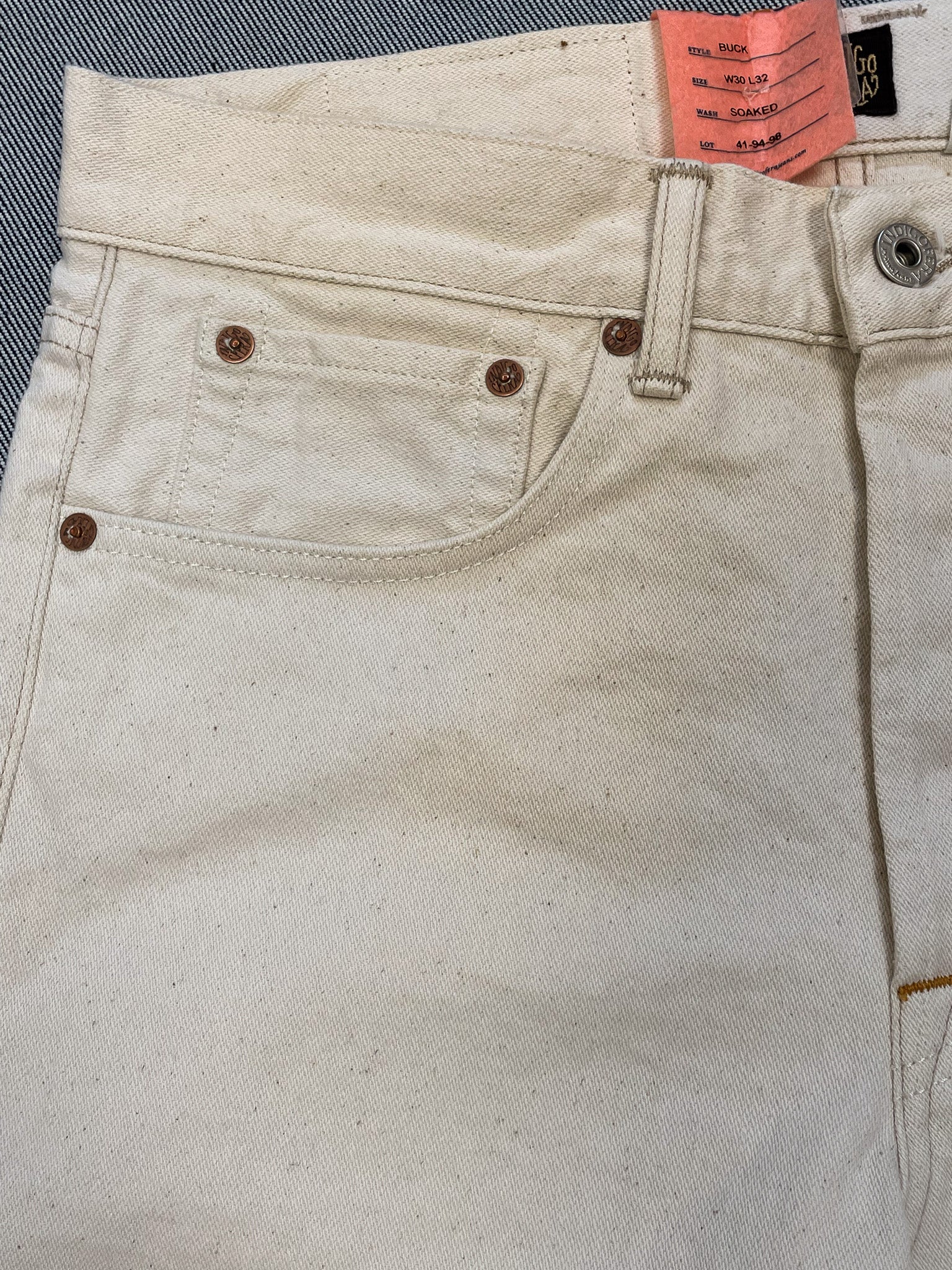 BUCK JEANS UNEVEN BROKEN TWILL ECRU