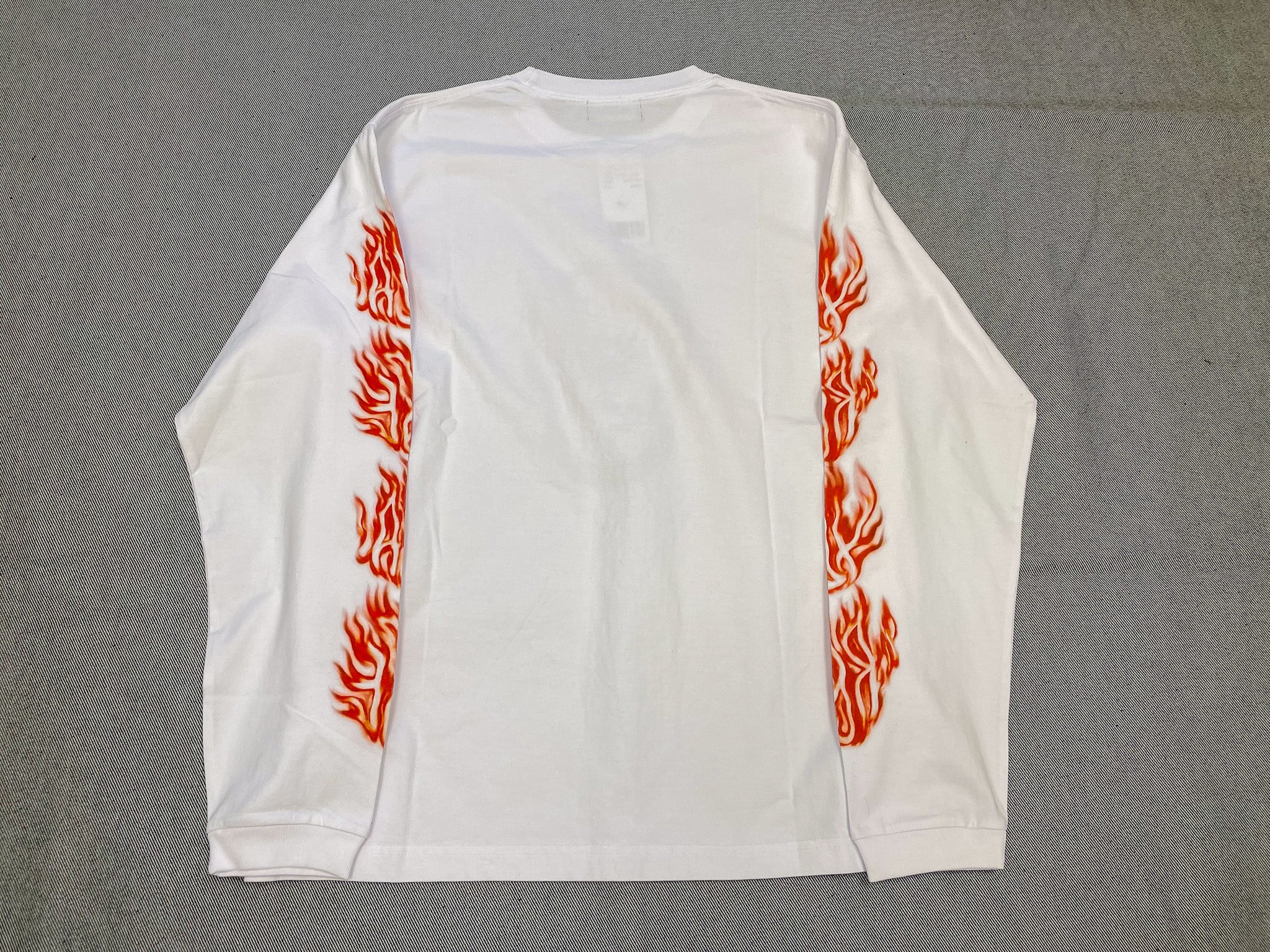 SKULL IN FLAMES L/S TEE - White