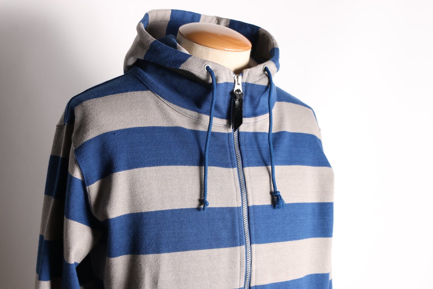 HEAVY BORDER HOODIE GREY/NVY