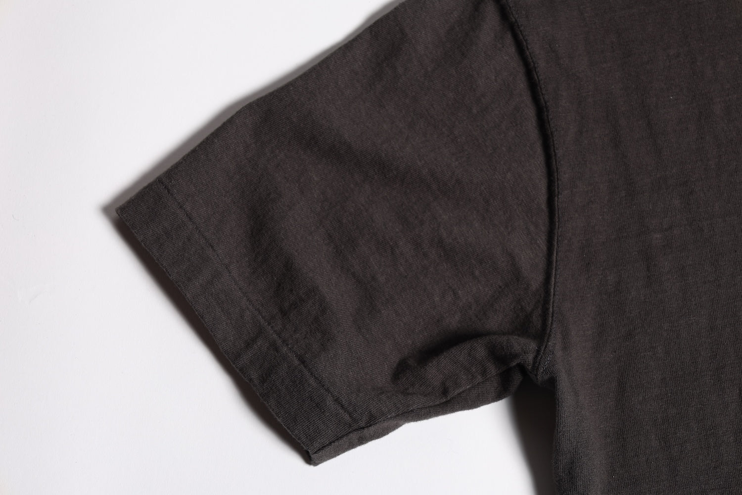 V.PT.TEE.26-01 VINTAGE BLACK