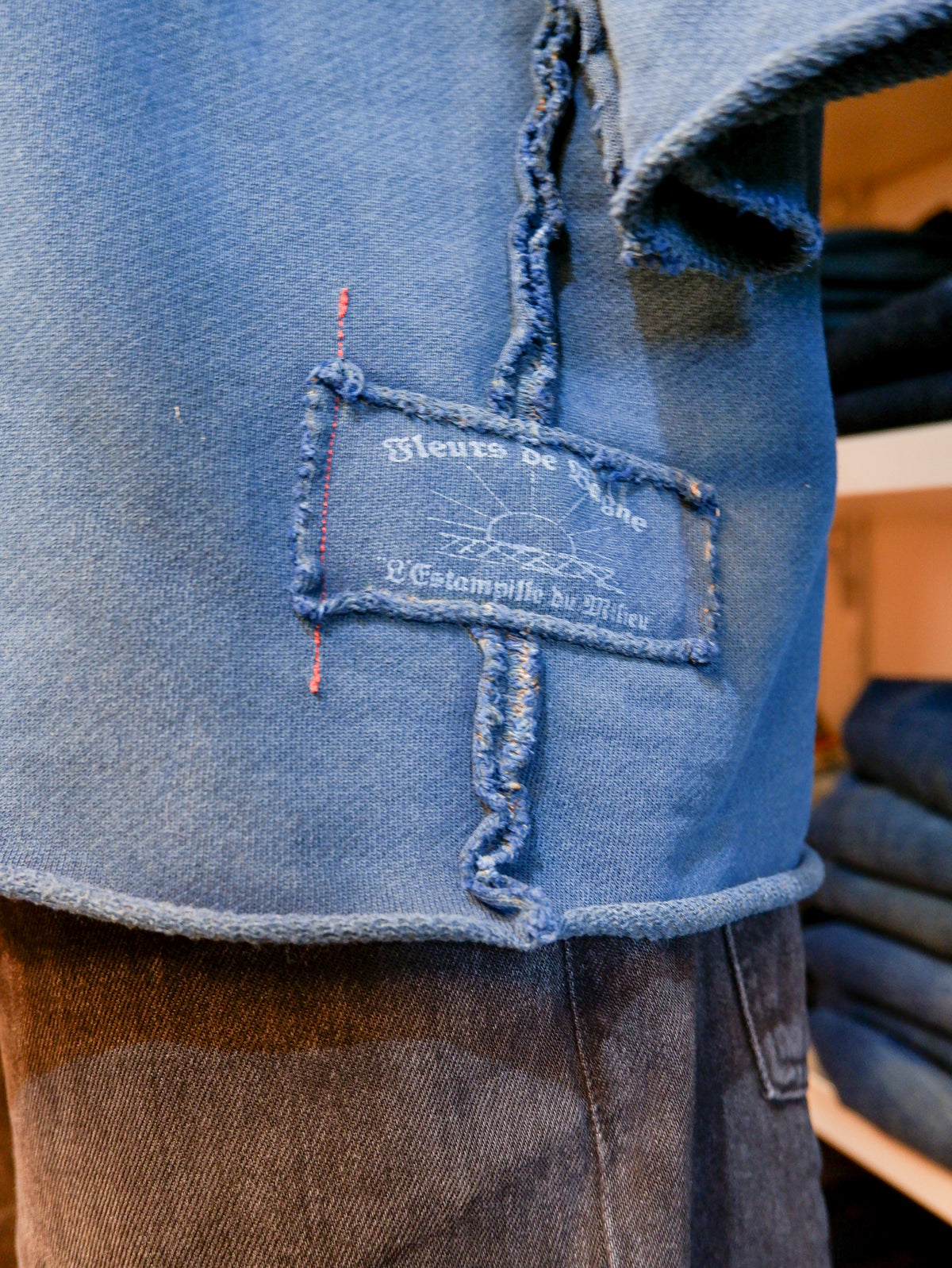 FLEURS DE BAGNE × the LowDown x Blaudruck Koo´ „Le Sweat Jo le Boxeur“ – Vintage Crewneck Sweatshirt – Indigo Overdye