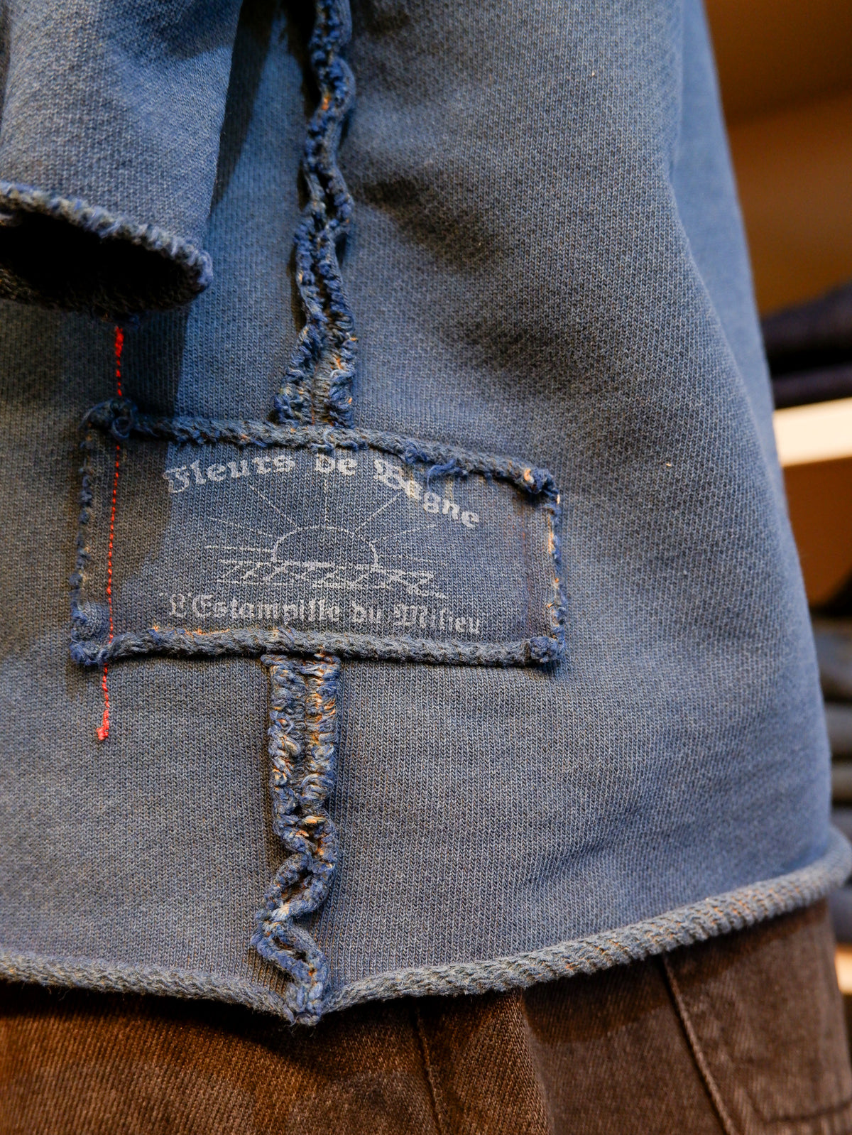 FLEURS DE BAGNE × the LowDown x Blaudruck Koo´ „Le Sweat Jo le Boxeur“ – Vintage Crewneck Sweatshirt – Indigo Overdye