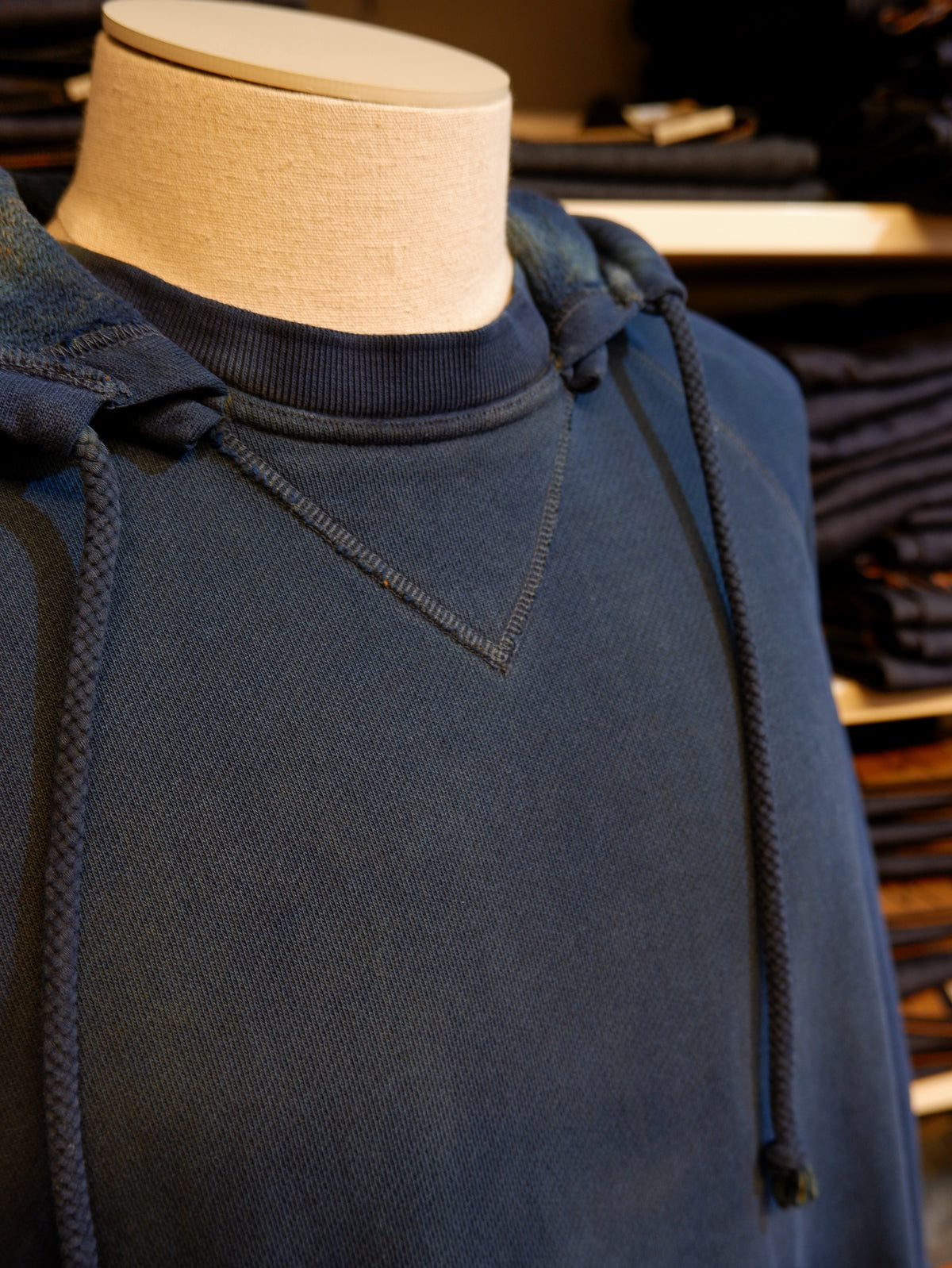 FLEURS DE BAGNE × the LowDown x Blaudruck Koo´ Boxing Hooded Sweatshirt 3/4 Sleeves „BASIC VINTAGE“ – Indigo Overdye