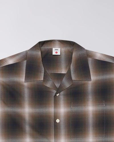 OPEN COLLAR SHIRT– Hombre Plaid - Brown / Grey